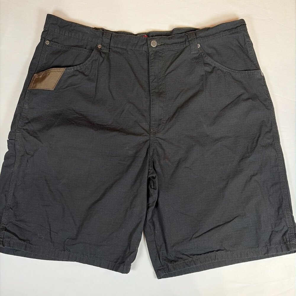 Wrangler Workwear Utility Shorts Men's 42 Black - Picture 1 of 8